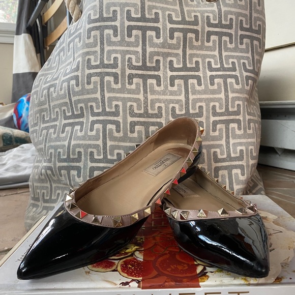 AUTHENTIC VALENTINO ROCKSTUD FLATS. - Picture 2 of 5